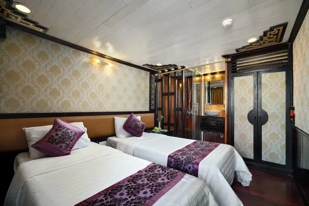 Халонг: Halong Apricot Cruise