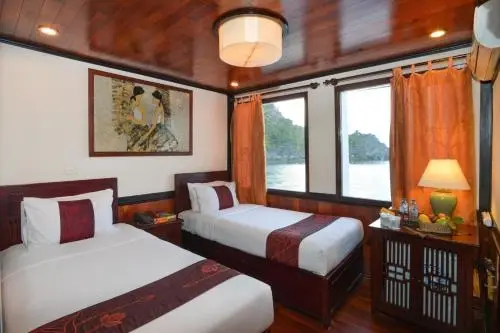Халонг: Oasis Bay Classic Cruises