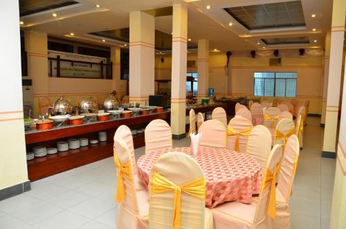 Камау: QUỐC TẾ Hotel