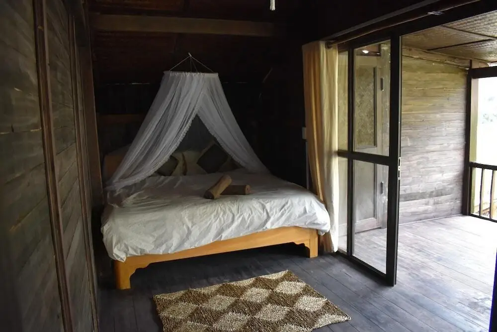 Шапа: Luckydaisy Buffalo House