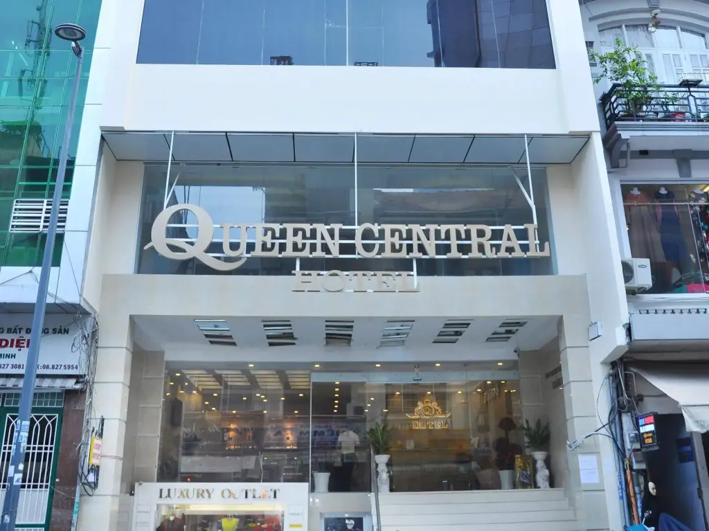 Queen Central Hotel — фото 1