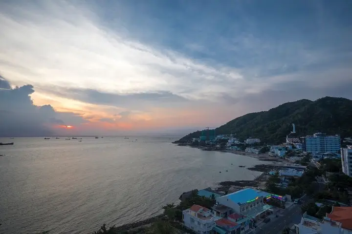 Вунгтау: Cozzy Seaview Apartment