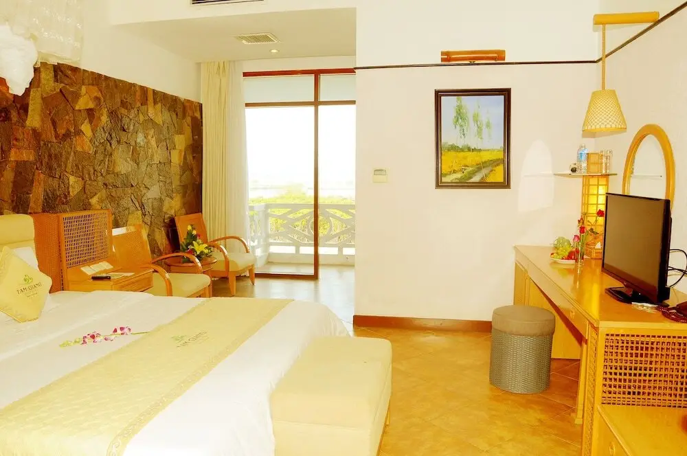 Фуванг: Tam Giang Resort  Spa