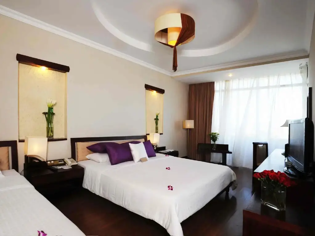 Хюэ: Orchid Hotel