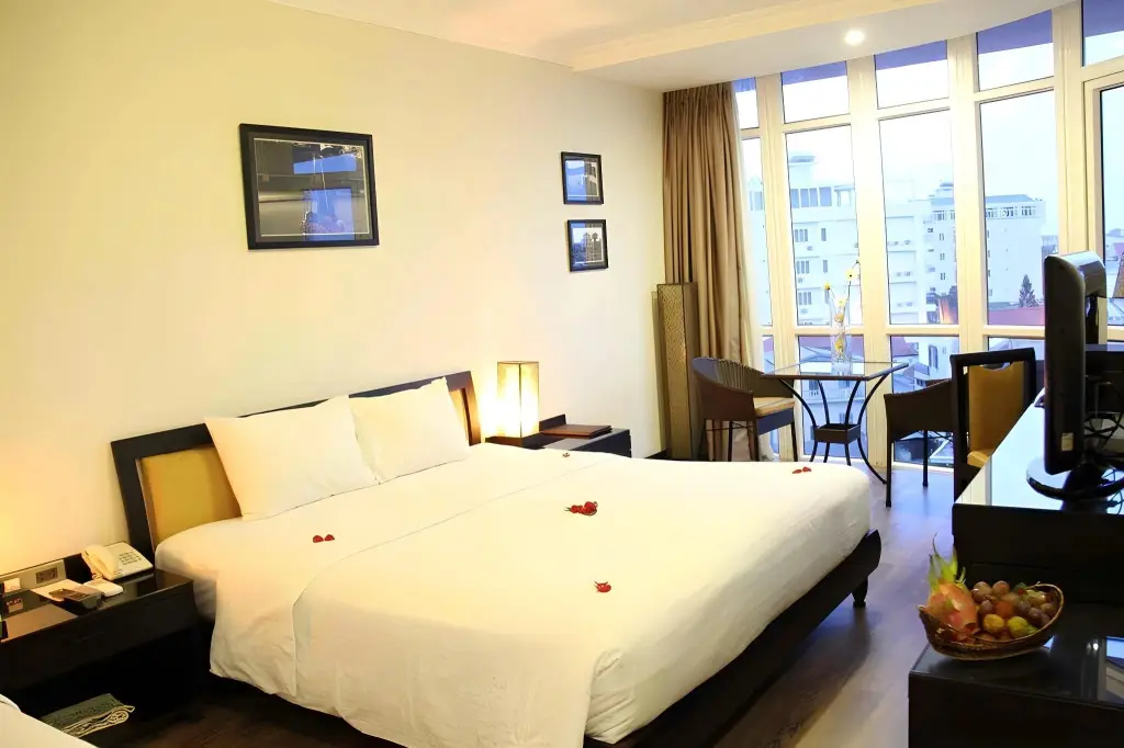 Хюэ: Orchid Hotel