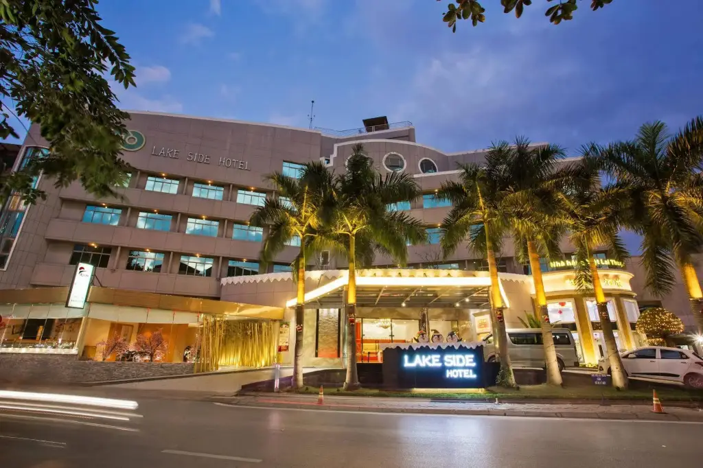 Lake Side Hotel — фото 1
