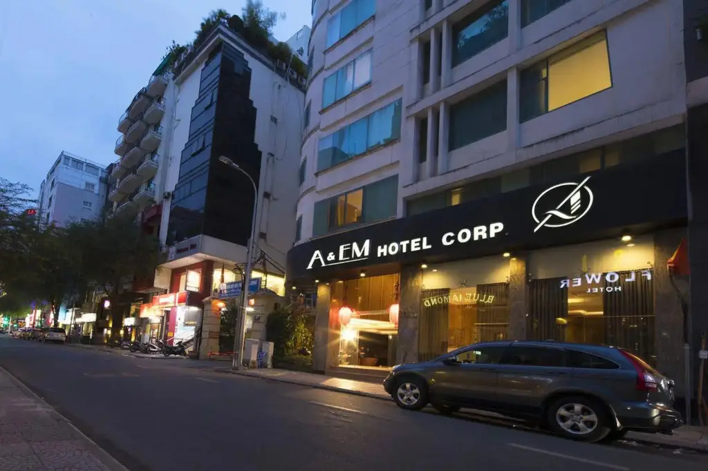 The White Hotel 8A Thai Van Lung — фото 1