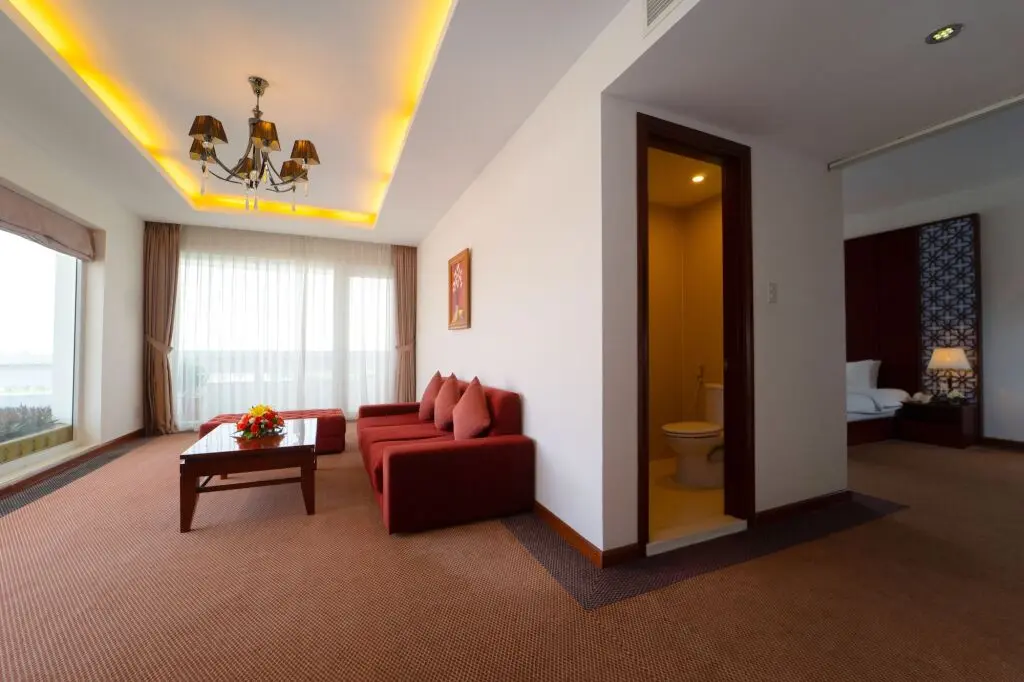 Хюэ: Century Riverside Hotel Hue