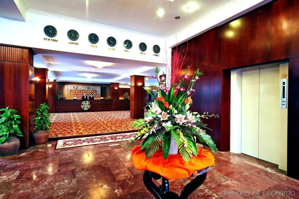 Хюэ: Century Riverside Hotel Hue