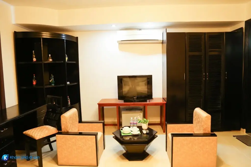 Хюэ: Homeland Hotel