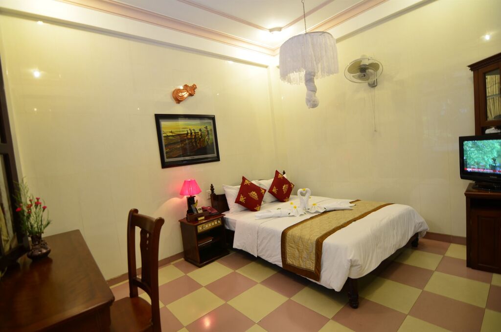 Хойан: Nhi Nhi Hotel