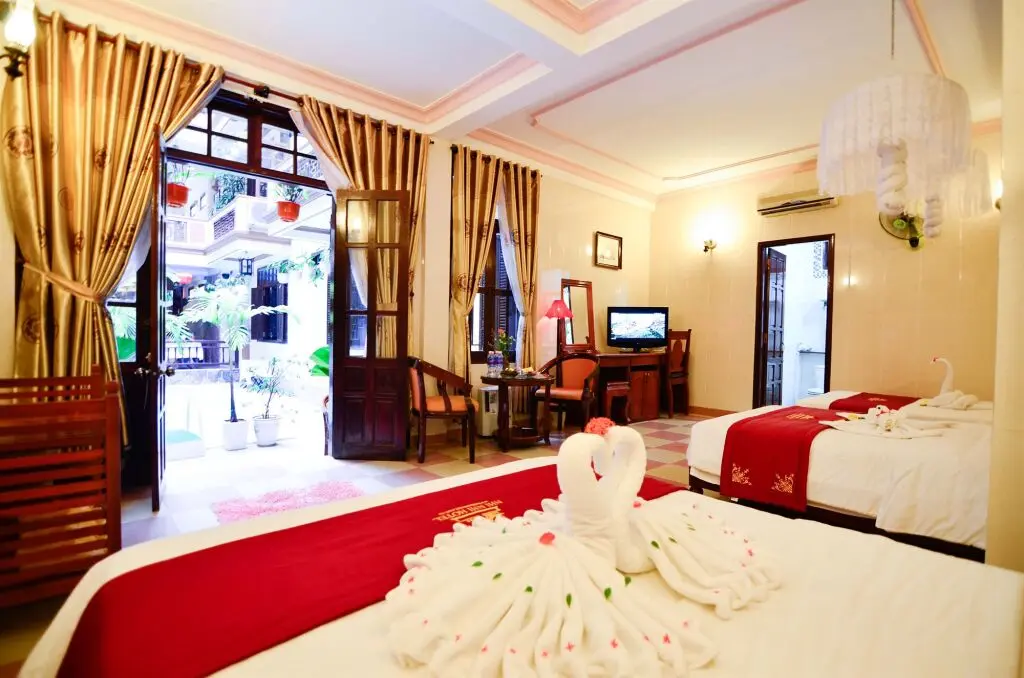 Хойан: Nhi Nhi Hotel