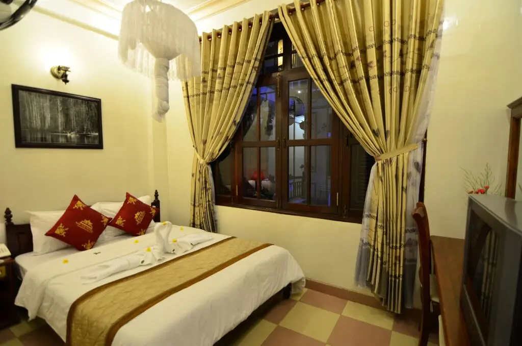 Хойан: Nhi Nhi Hotel
