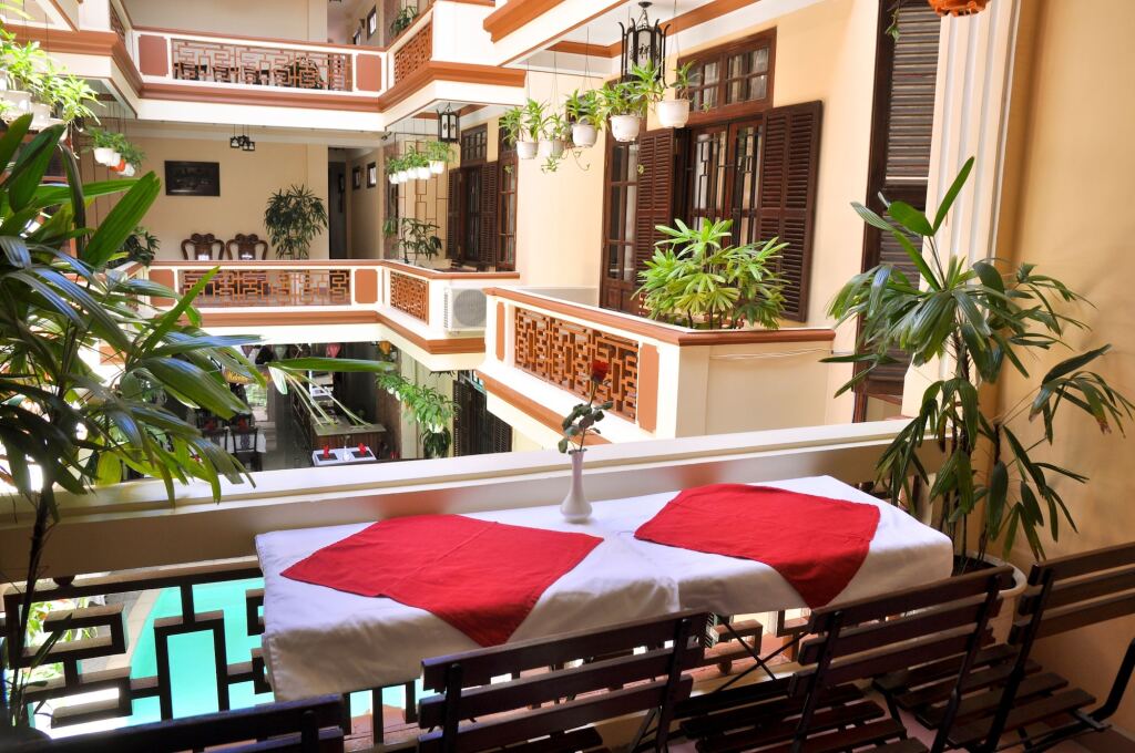 Хойан: Nhi Nhi Hotel