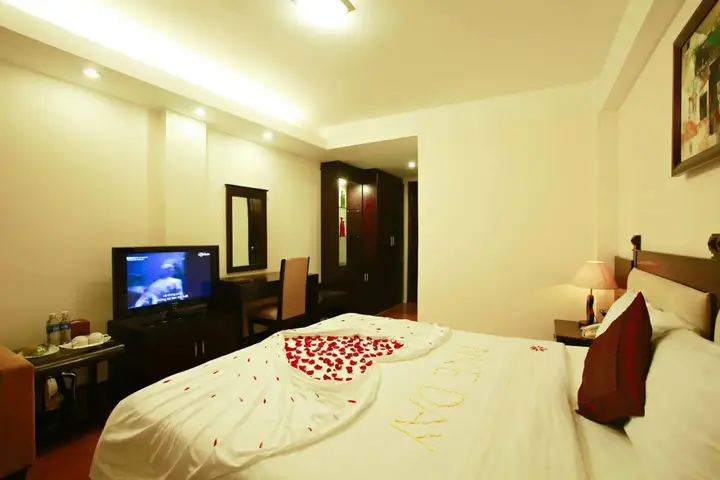Хюэ: Hue Serene Shining Hotel & Spa