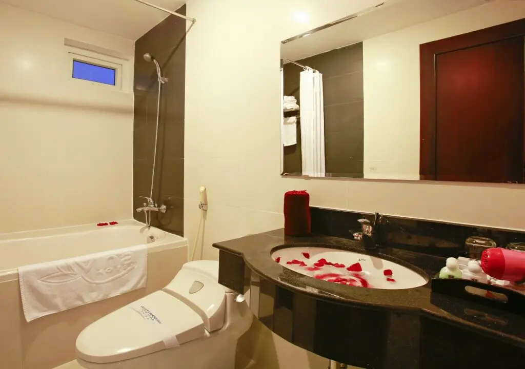 Хюэ: Hue Serene Shining Hotel & Spa