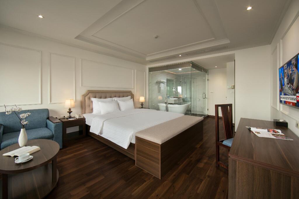 Quoc Hoa Premier Hotel and Spa — фото 1