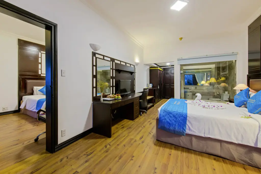 Хойан: River Beach Resort and Residences