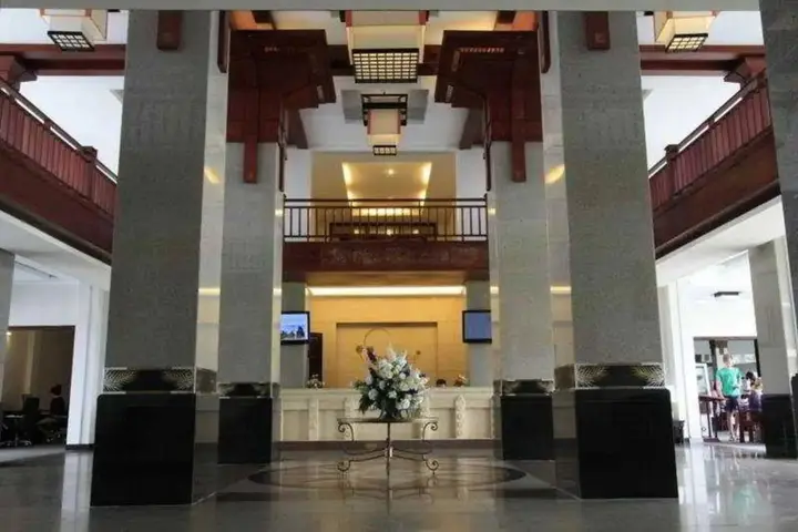 Хойан: River Beach Resort and Residences