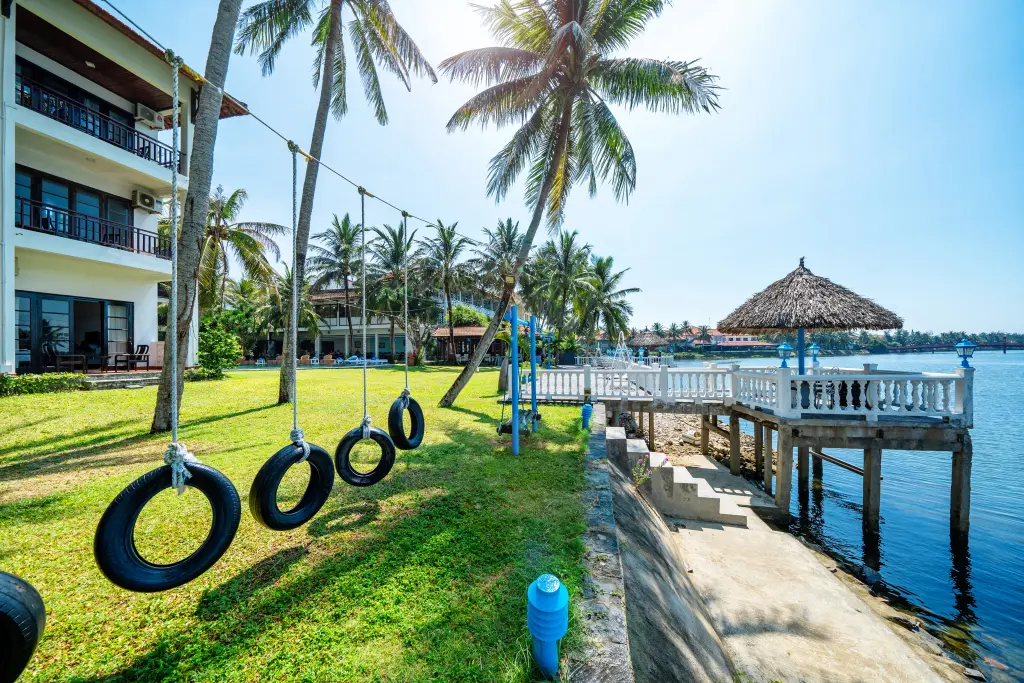 Хойан: River Beach Resort and Residences