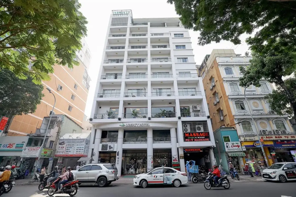 Liberty Hotel Saigon Parkview — фото 1