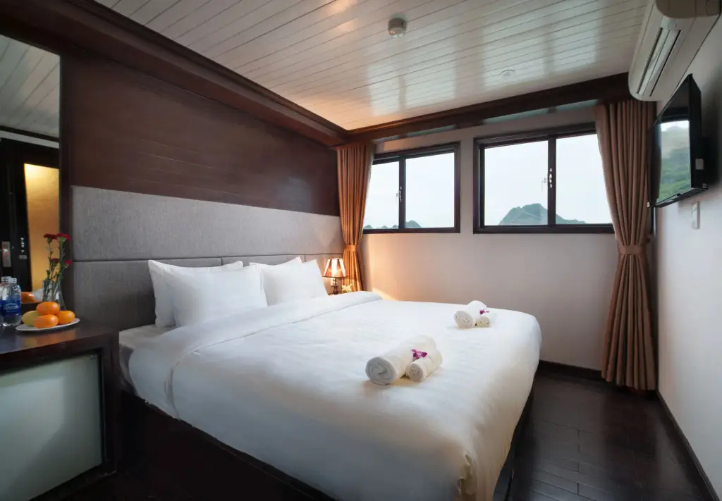 Халонг: Halong Aclass Stellar Cruise