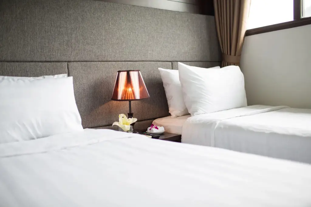 Халонг: Halong Aclass Stellar Cruise