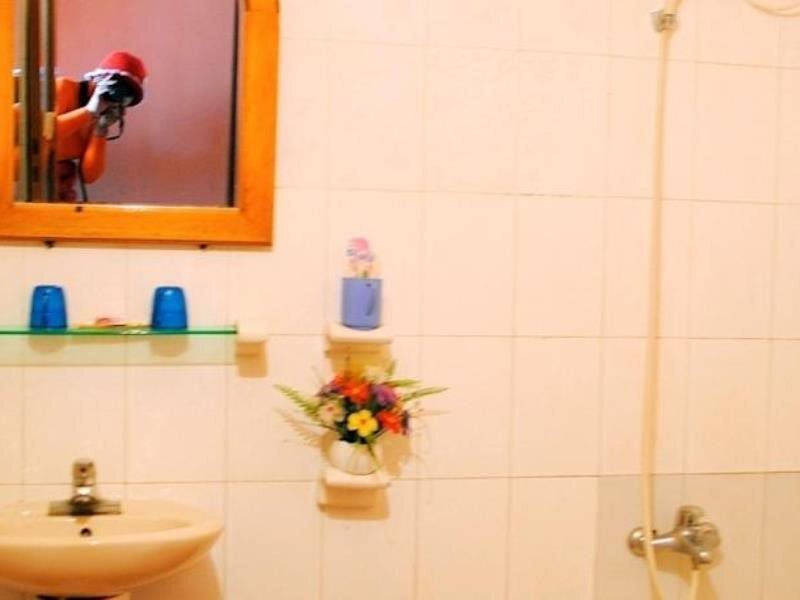 Шапа: Lotus Hotel