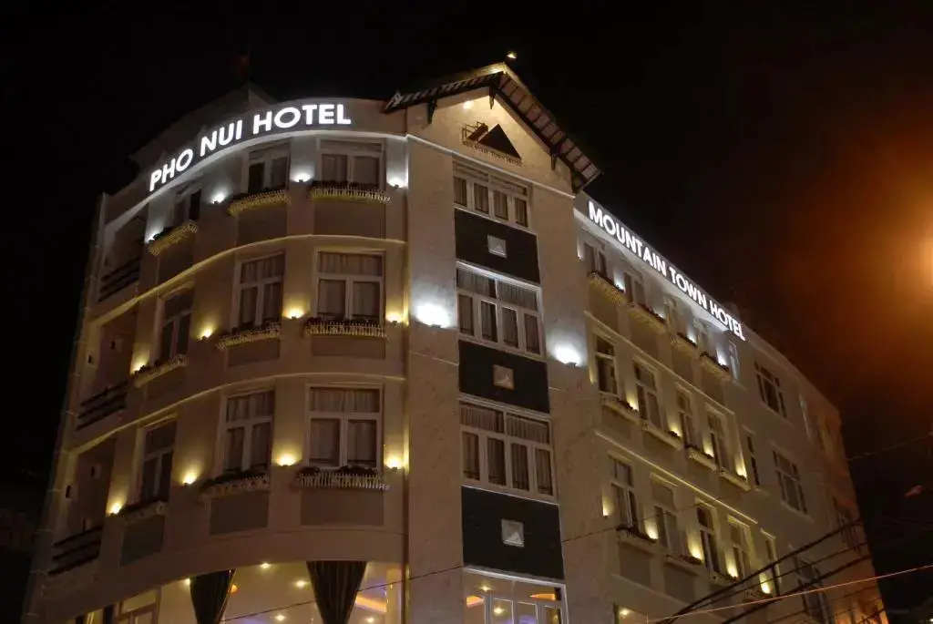 Далат: Mountain Town Hotel