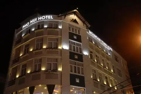 Mountain Town Hotel — фото 1