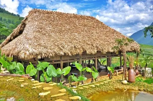 Шапа: Hmong Mountain Retreat