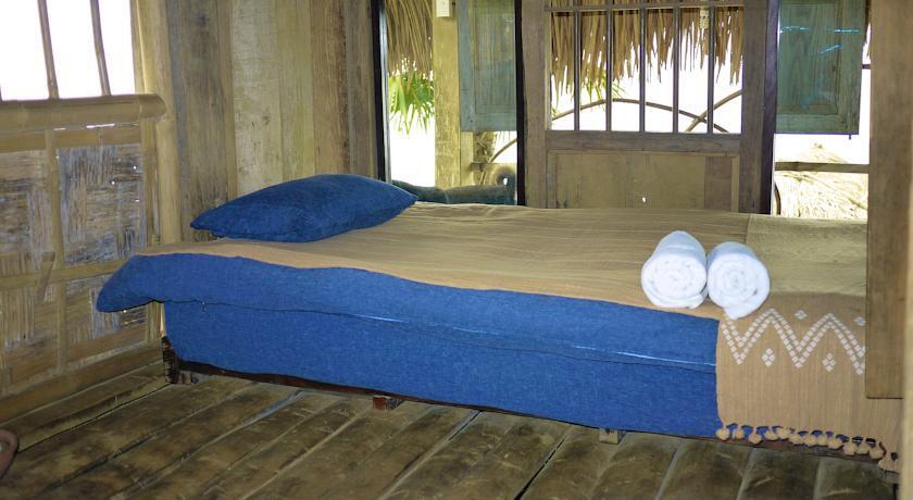 Шапа: Hmong Mountain Retreat
