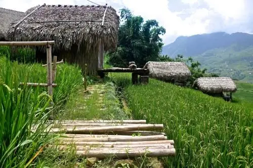 Шапа: Hmong Mountain Retreat