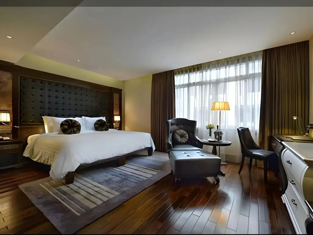 Халонг: Paradise Suites Hotel
