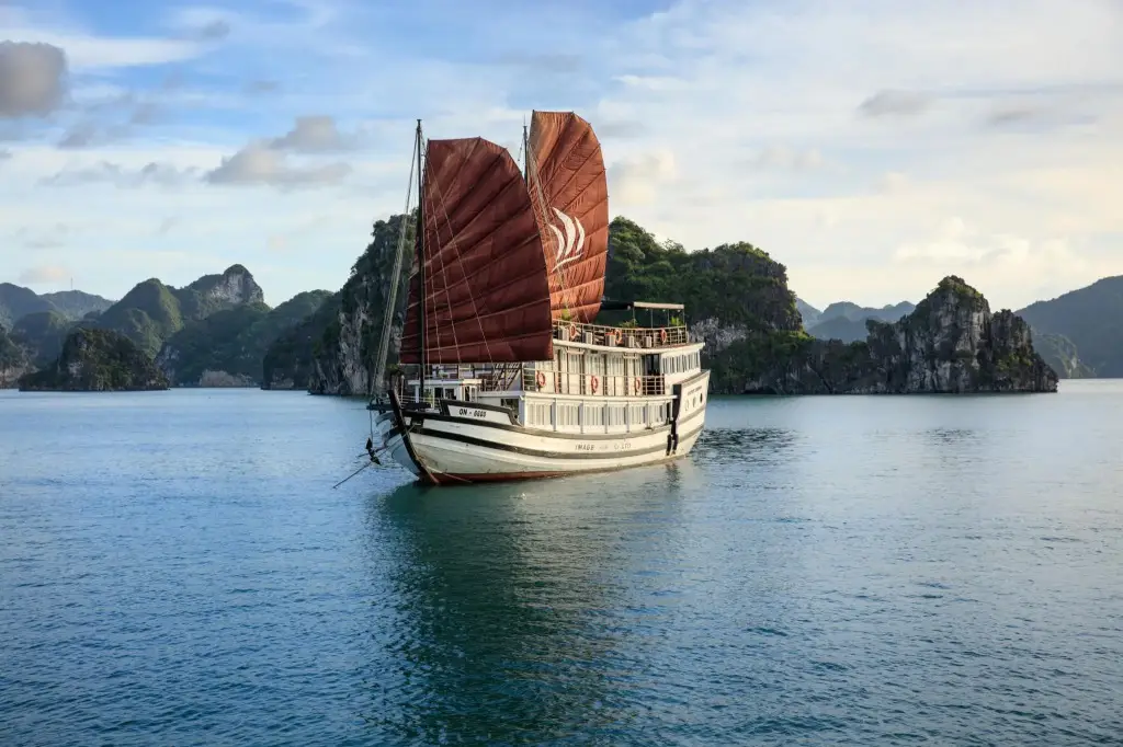 Халонг: Image Halong Cruise