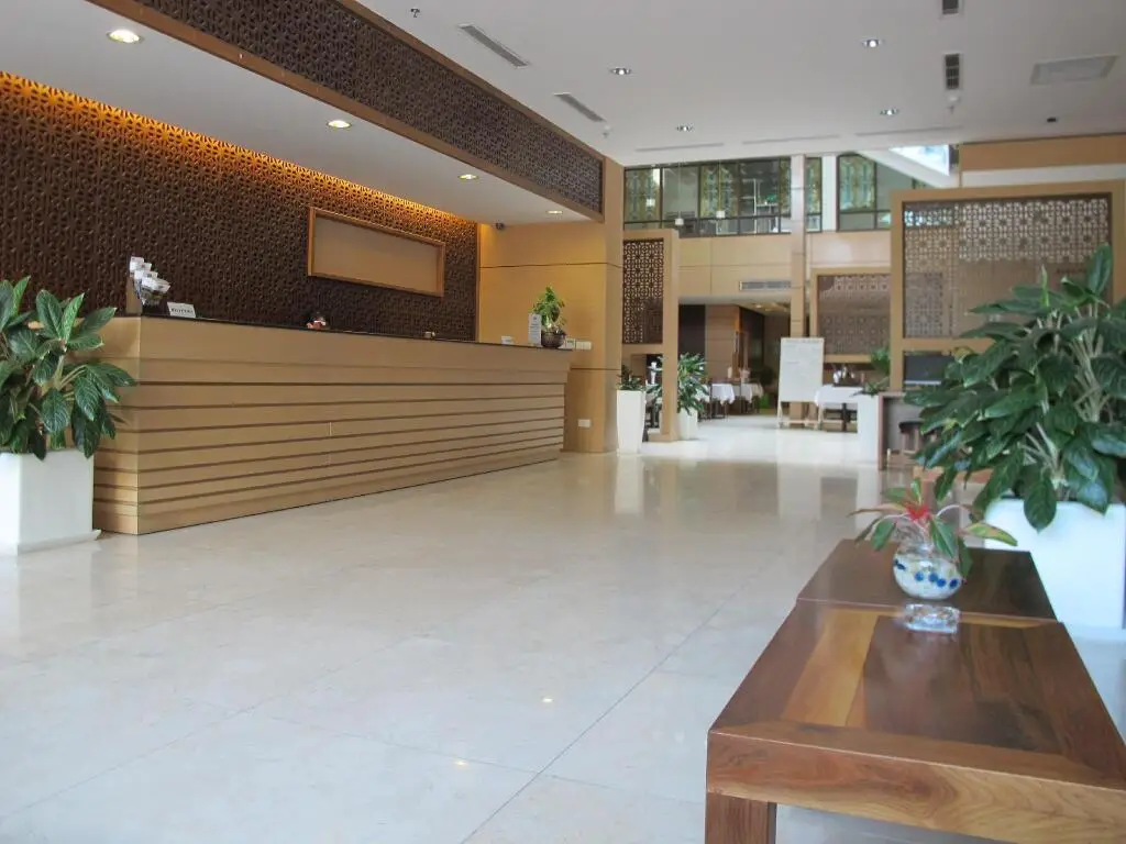 Nhi Phi Hotel — фото 1