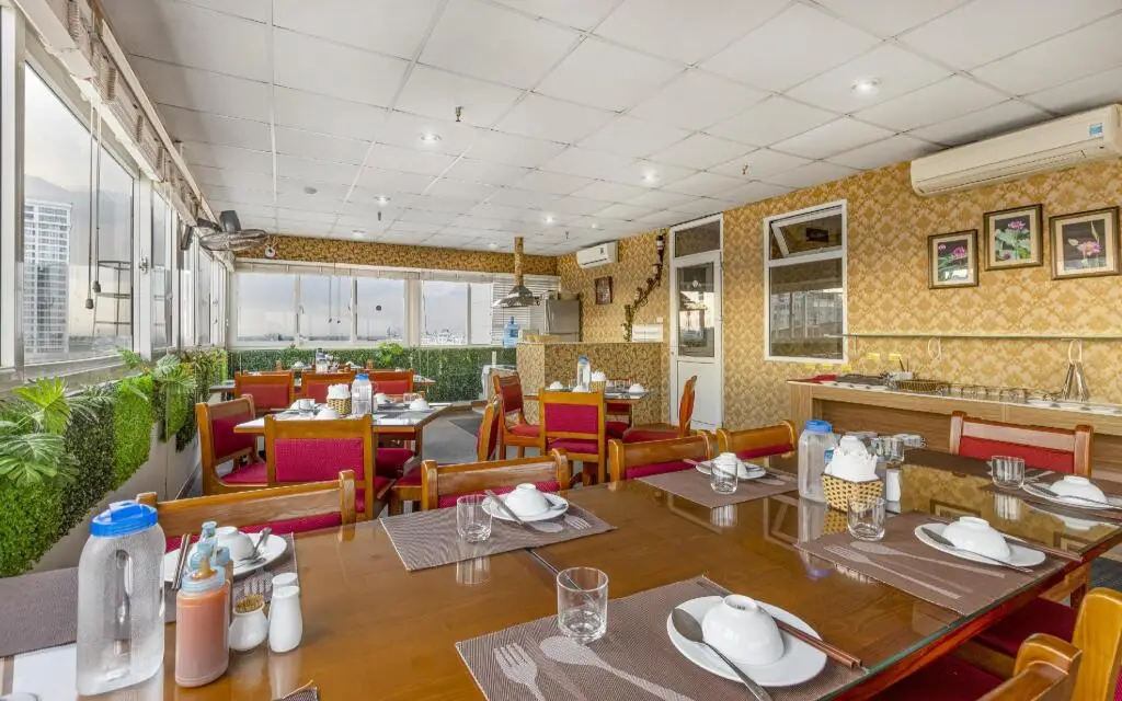Ханой: First Eden Hotel