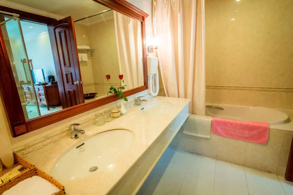 Винь: Saigon Kimlien Resort Cualo