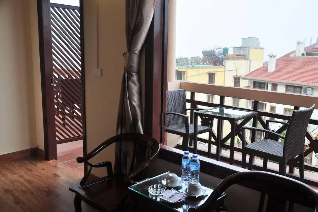 Шапа: Legend Hotel