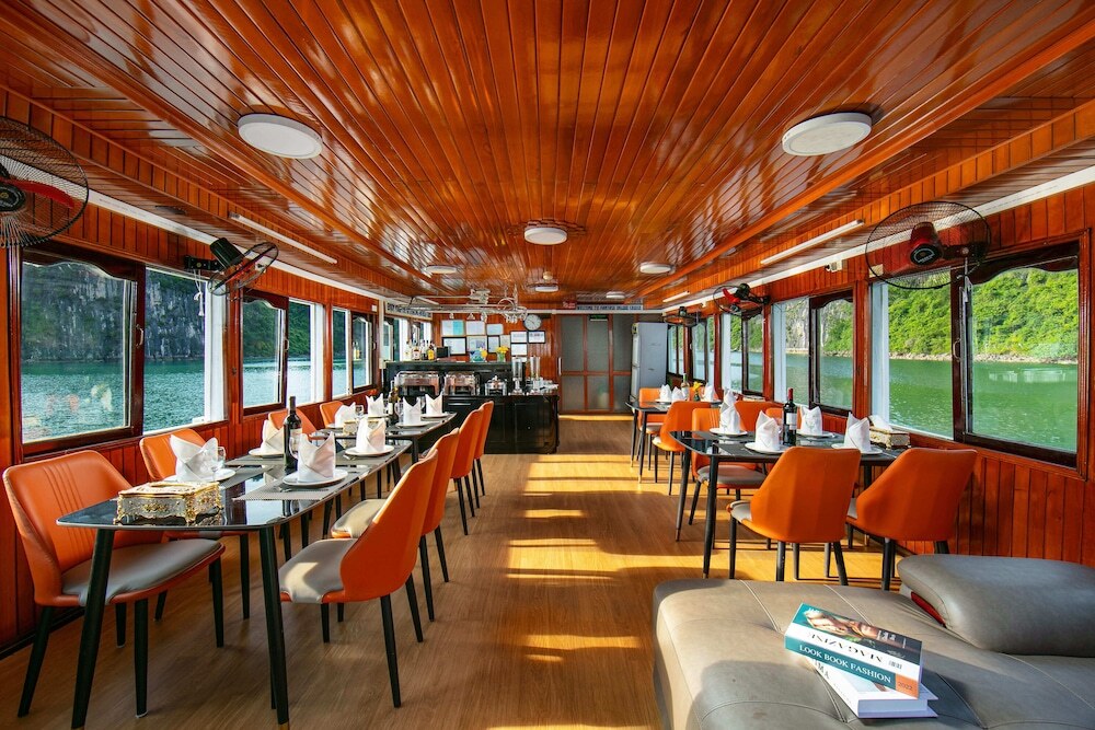 Халонг: Halong Fantasea Cruise