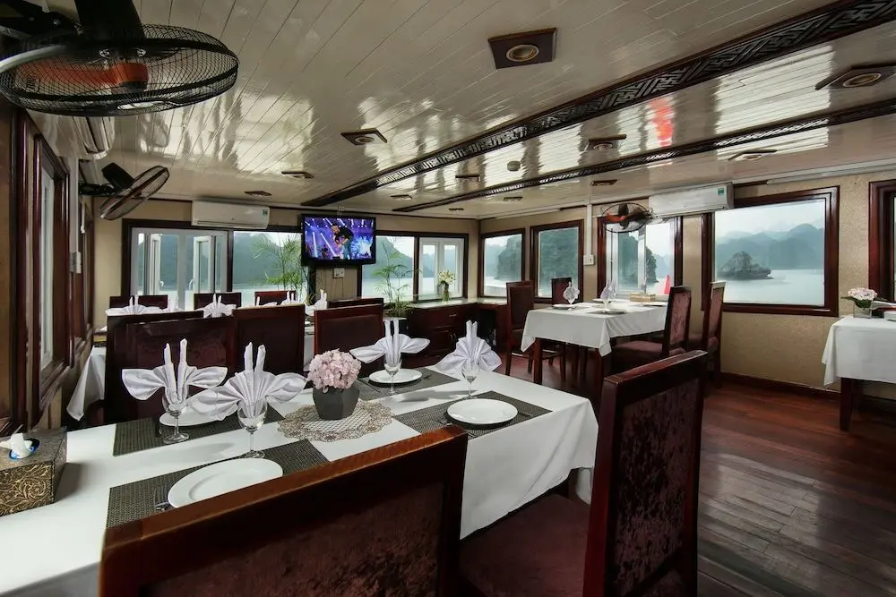 Халонг: Halong Fantasea Cruise