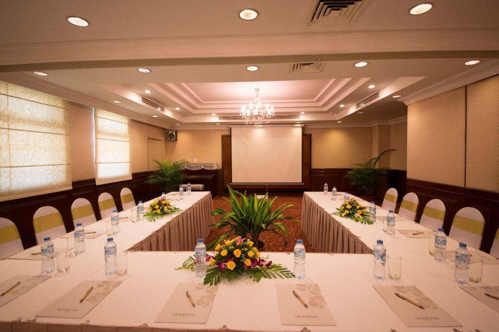 Ханой: Diamond Westlake Suites