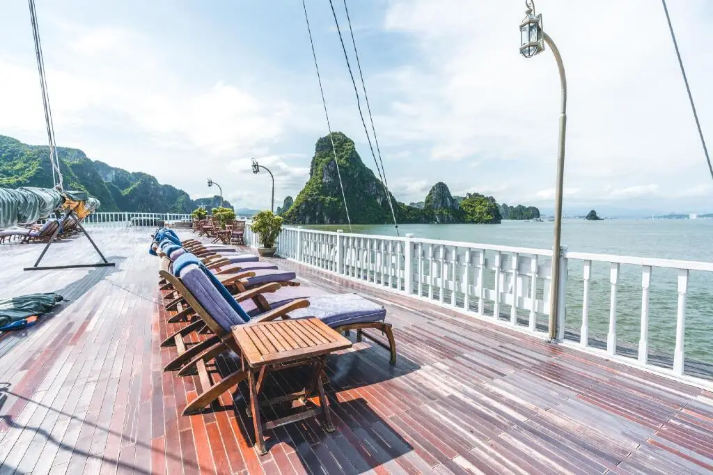 Халонг: Indochina Sails Ha Long Bay
