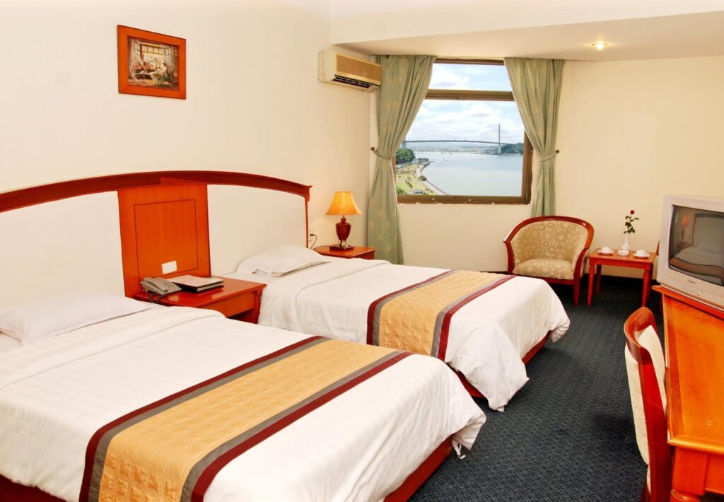 Халонг: Van Hai Hotel
