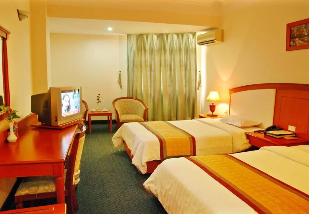 Халонг: Van Hai Hotel