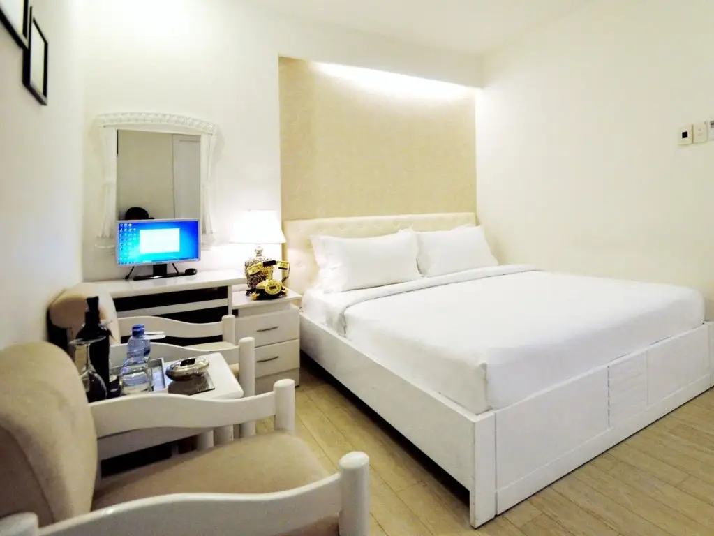 Хошимин: The White Hotel