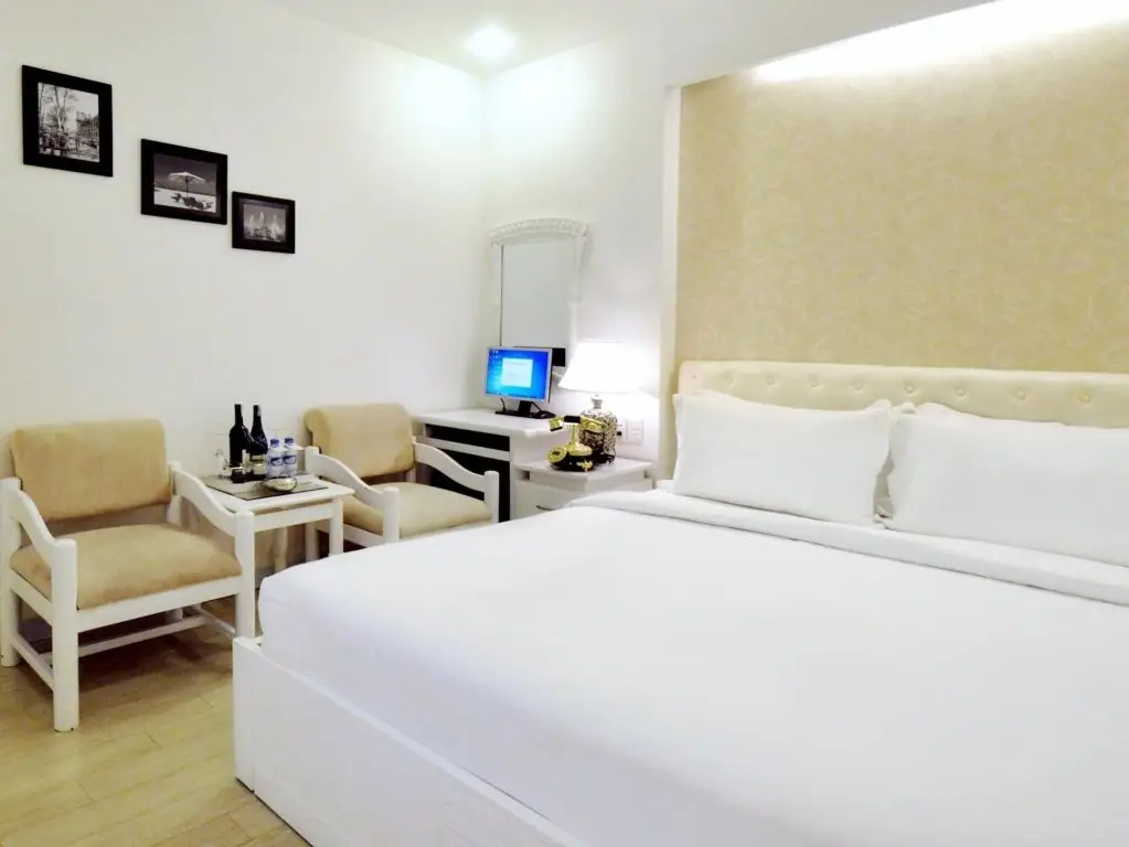 Хошимин: The White Hotel