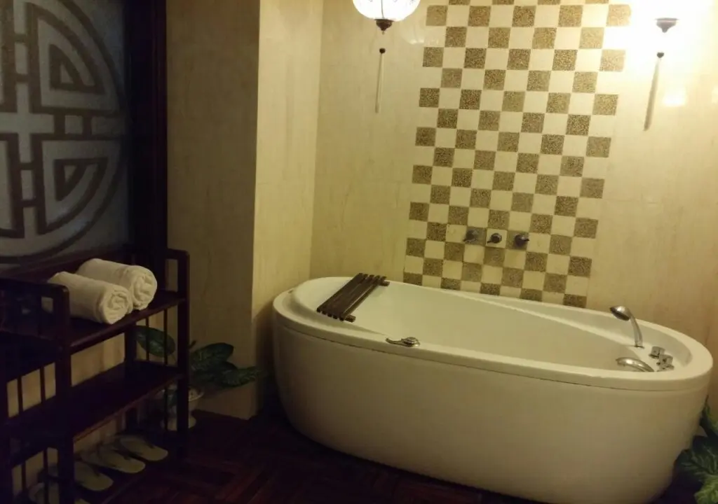 Хойан: Long Life Riverside Hotel & Spa