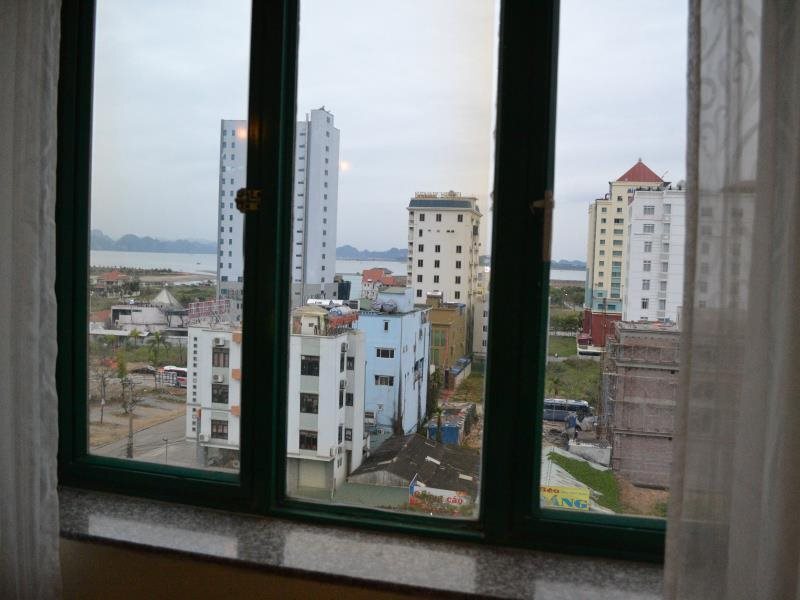 Халонг: Blue Sky Ha Long Hotel
