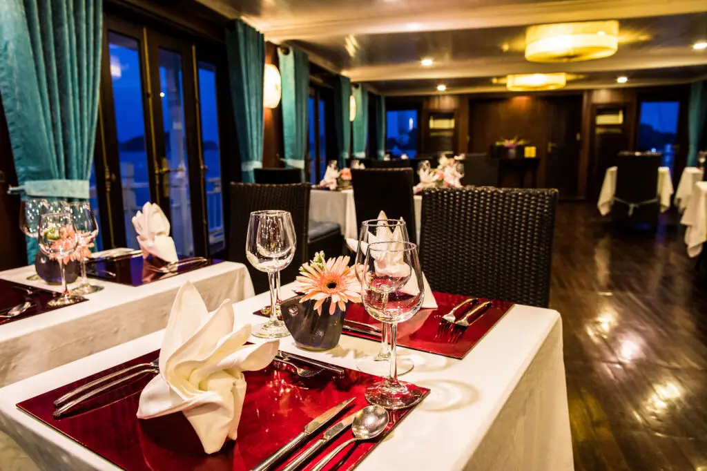 Халонг: Bhaya Halong Cruises
